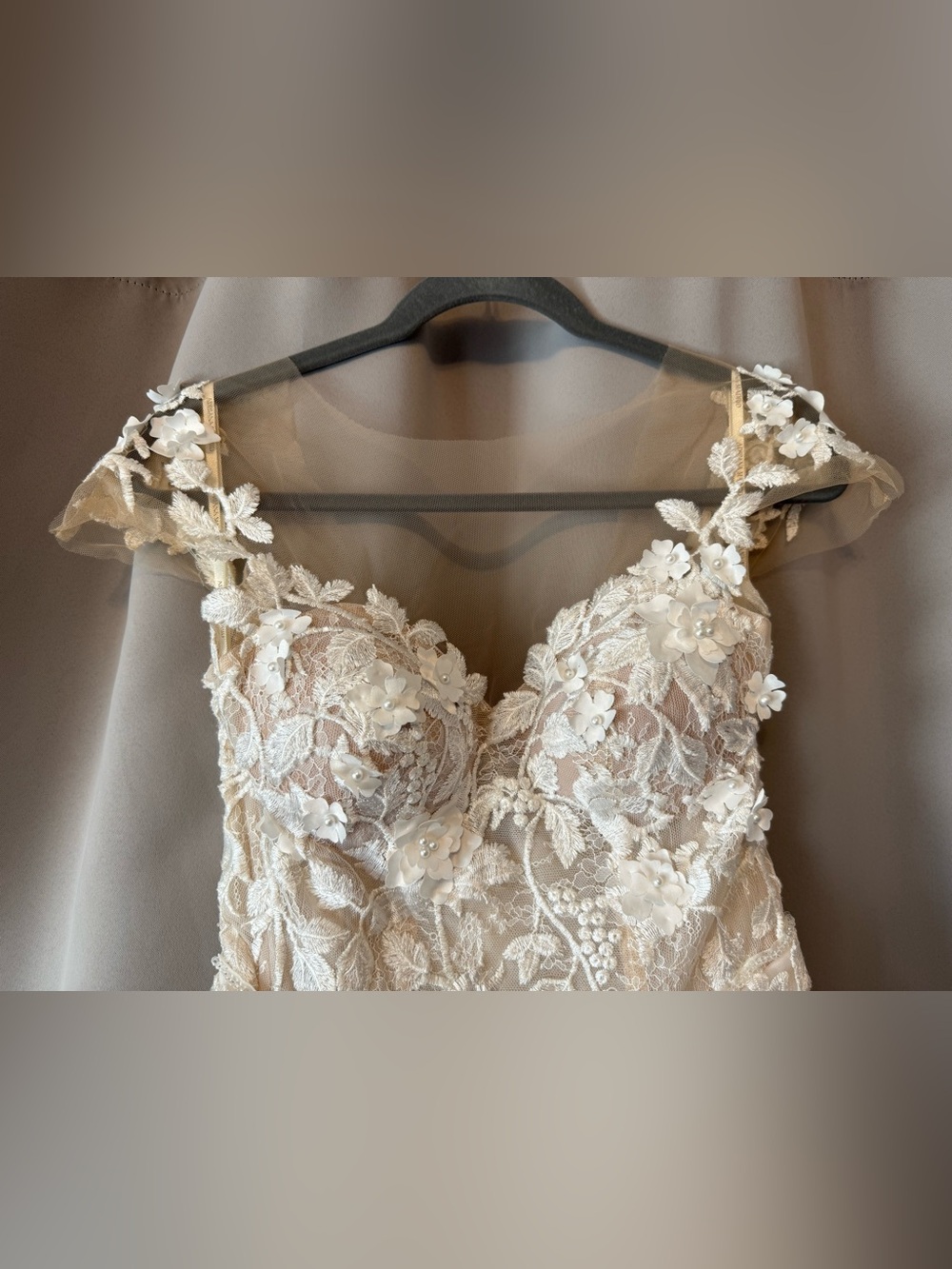 ADRIANA MADRID Frida Wedding Dress Size 10 - Picture 4 of 13